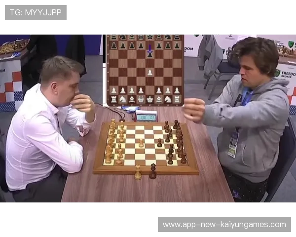 国际象棋世界冠军赛：耗时七小时决出胜负