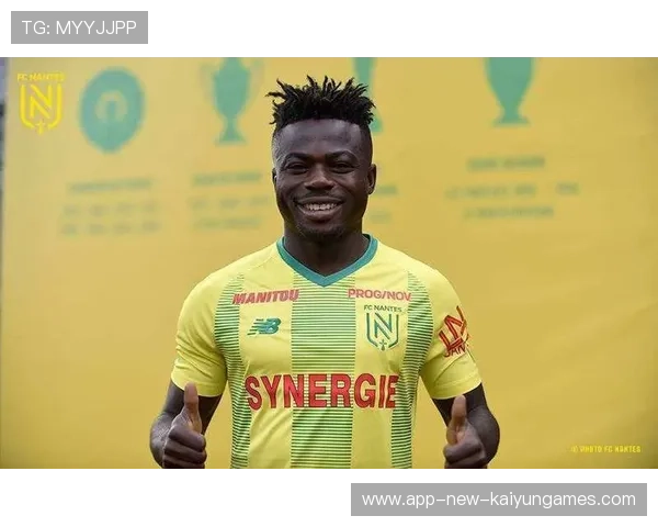 红军夏窗标王到位,伊萨克合练照曝光状态出色,伊萨克斯