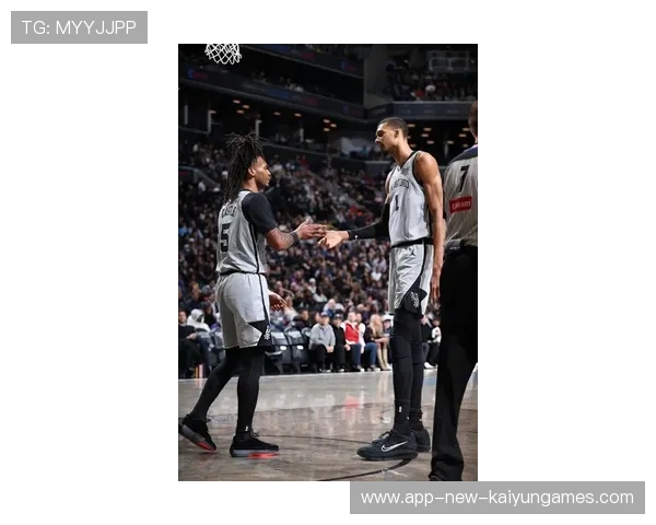今日NBA战况：马刺再胜开拓者，文班亚马两双数据亮眼。，今日nba5月13日马刺对篮网比赛回放